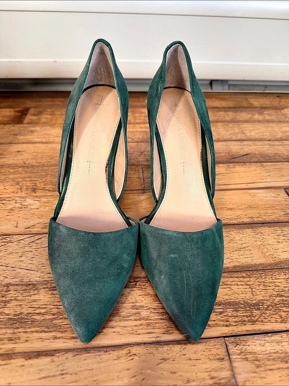 Banana Republic Green suede Pointed-Toe Heels